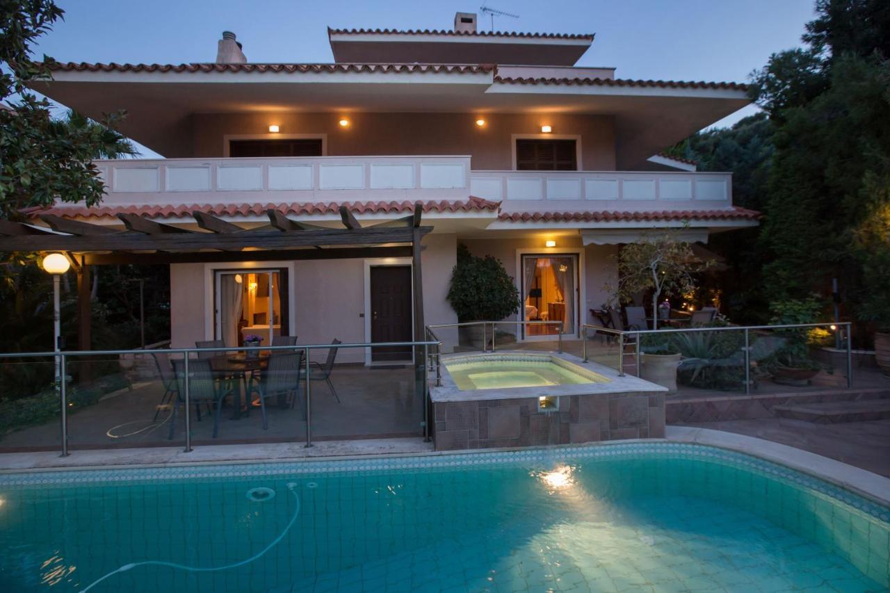 Exceptional Villa In Voula Near The Sea Athens Exterior photo